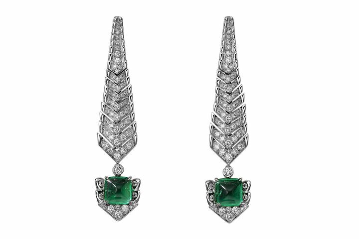 イヤリング［ホワイトゴールド×ダイヤモンド×エメラルド］©Cartier