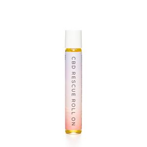 ホホバオイルをベースに、緊張状態の心身を穏やかにリラックスさせる、今注目のCBD(カンナビジオール)オイルをブレンド。いつでもどこでもストレスなく使えるロールオンタイプで、ピュアなペパーミントの香り。エリクシノール CBD レスキュー ロールオン 8ml ¥1,800