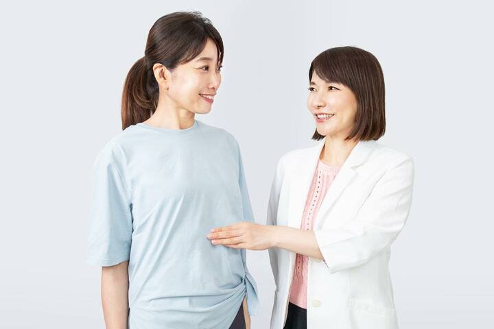 2人の女性 メソッドの指導をしている