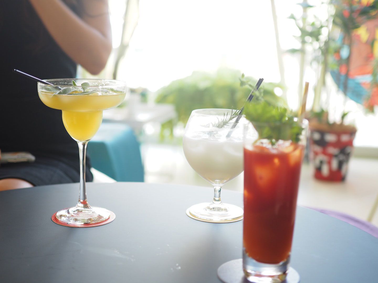 カクテルは1杯¥800~¥1,000。アイスティーなどのソフトドリンクも用意されています