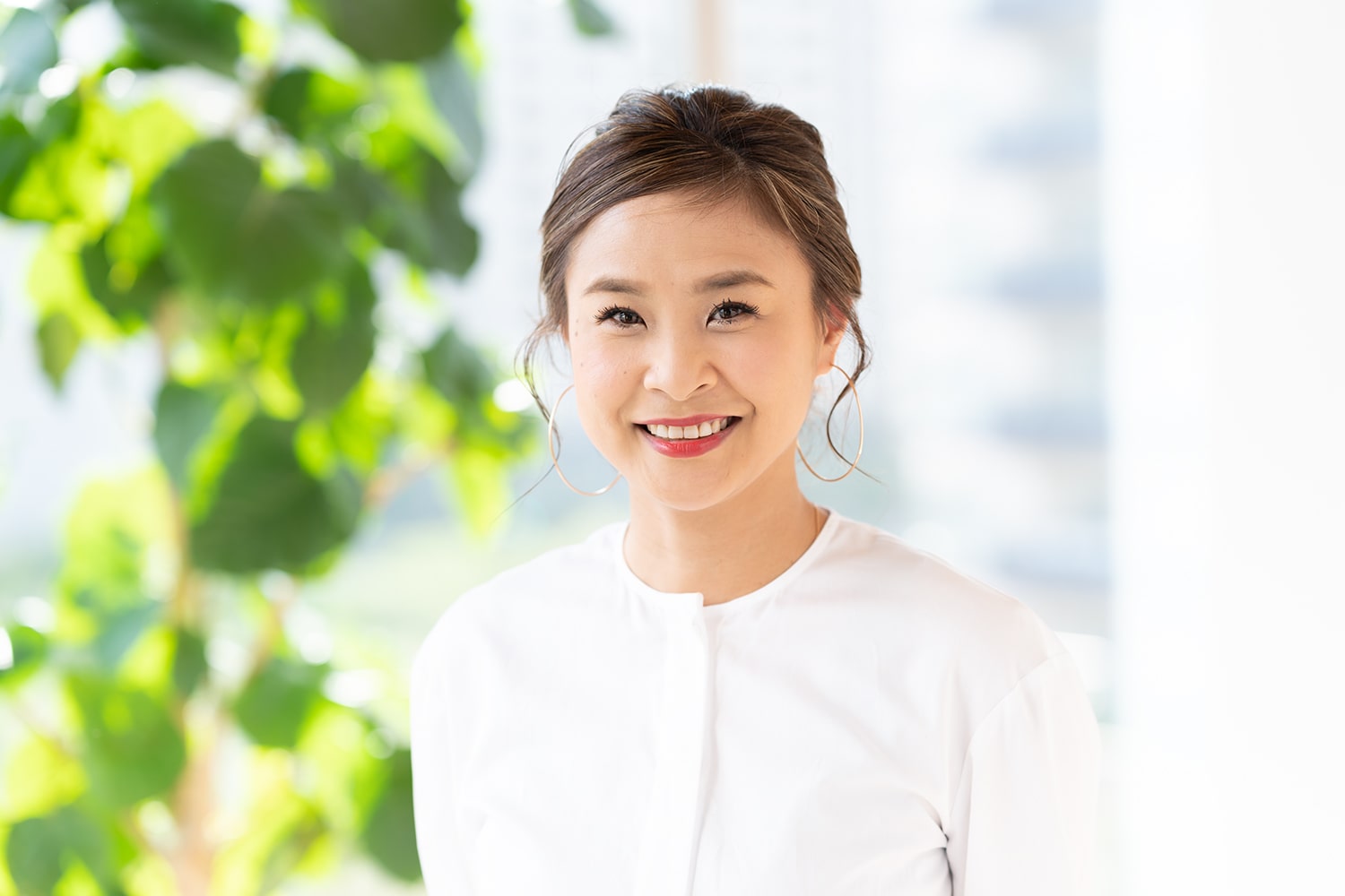 kakimoto arms MUSASHIKOSUGI ディレクター・林 麻美さん。「今、ハマっているのがオイル美容。オイルを頭皮になじませてからシャンプーすると毛穴から汚れが落ちてスッキリしますよ」