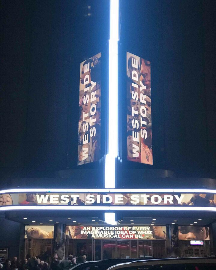 『ウェスト・サイド・ストーリー』上演中のブロードウェイ劇場／筆者撮影