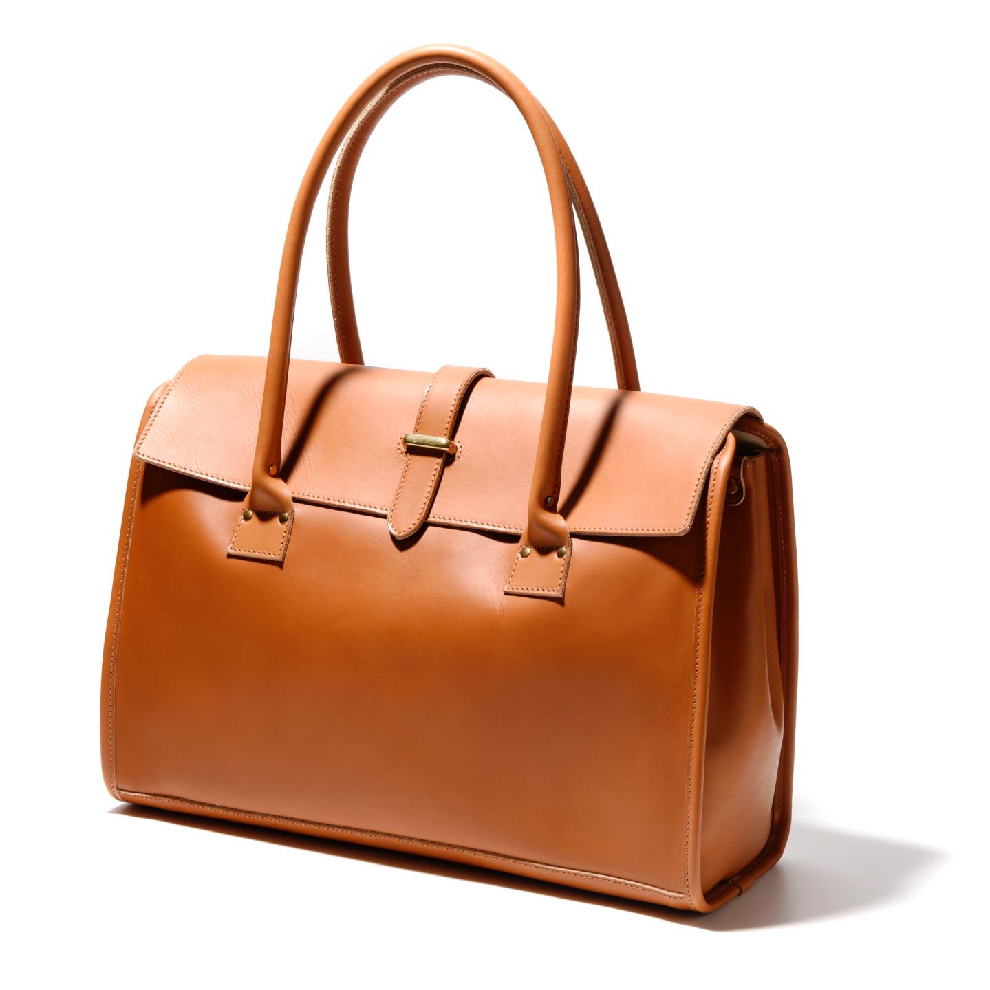 【W40×H28×D13cm】バッグ¥132,000(フィーゴ〈フェリージ〉)