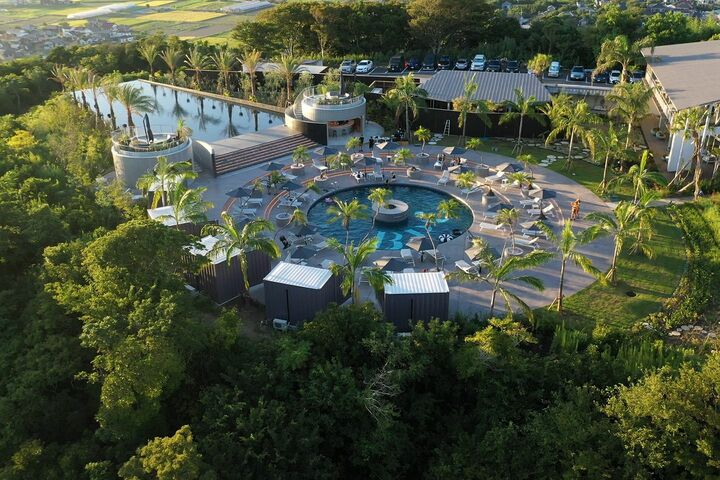 「BOTANICAL POOL CLUB」