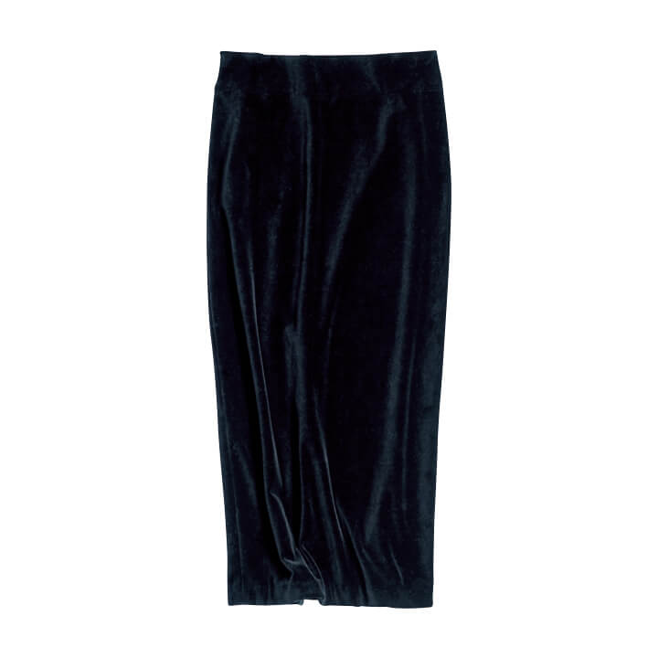 ベロアスカート￥41,000（マディソンブルー）　[Precious2019年2月号97ページ] 