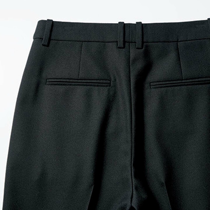 サンローランのパンツのクローズアップカット