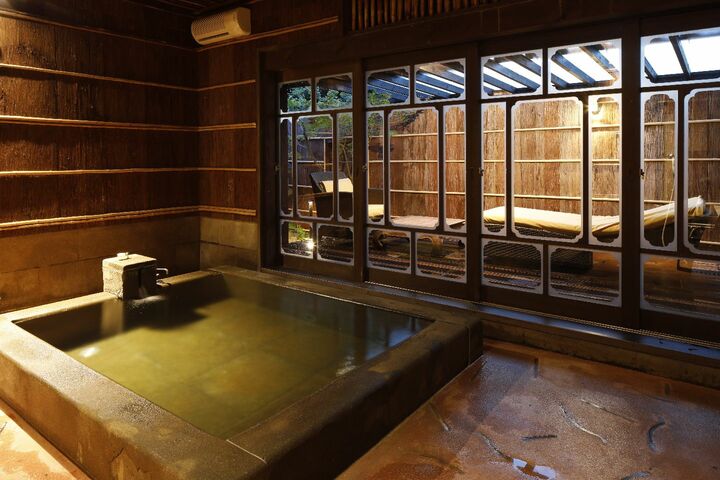 客室の半露天風呂