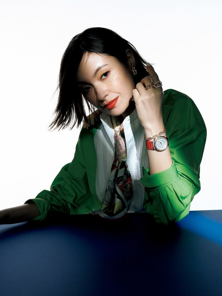 春コーデ_10,シャツ_1,時計_1,スカーフ_2