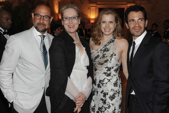 左から共演のスタンリー・トゥッチ、エイミー・アダムス、クリス・メッシーナと。