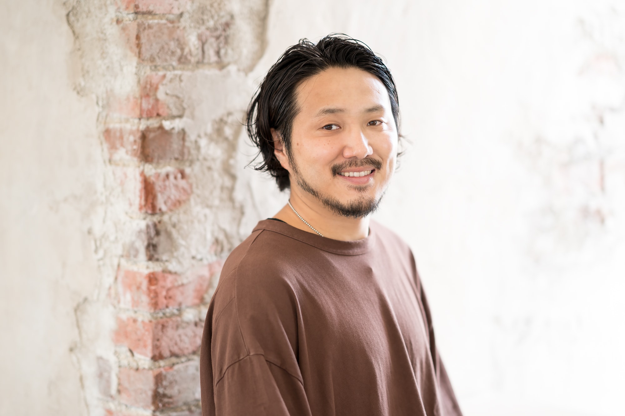 AFLOAT RUVUA店長・楢木寛さん。「中3から始めたゴルフに、今またハマっています。週1回は必ず練習していますね」