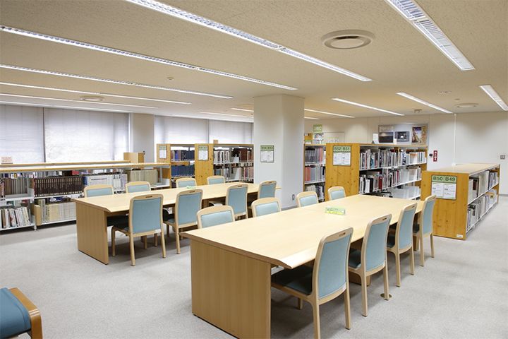 3階 閲覧室(写真は「東京都立中央図書館」ウェブサイトより転載)