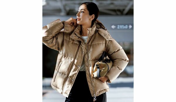 「ルイ・ヴィトン」モノグラム・モチーフが浮かぶ【最旬ダウン】で軽やかなエレガンスを纏って！