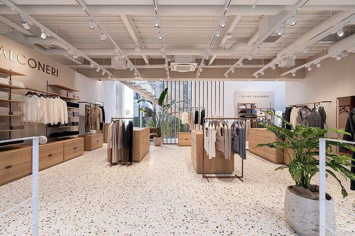 イタリア発カシミヤブランド「ファルコネーリ」青山店