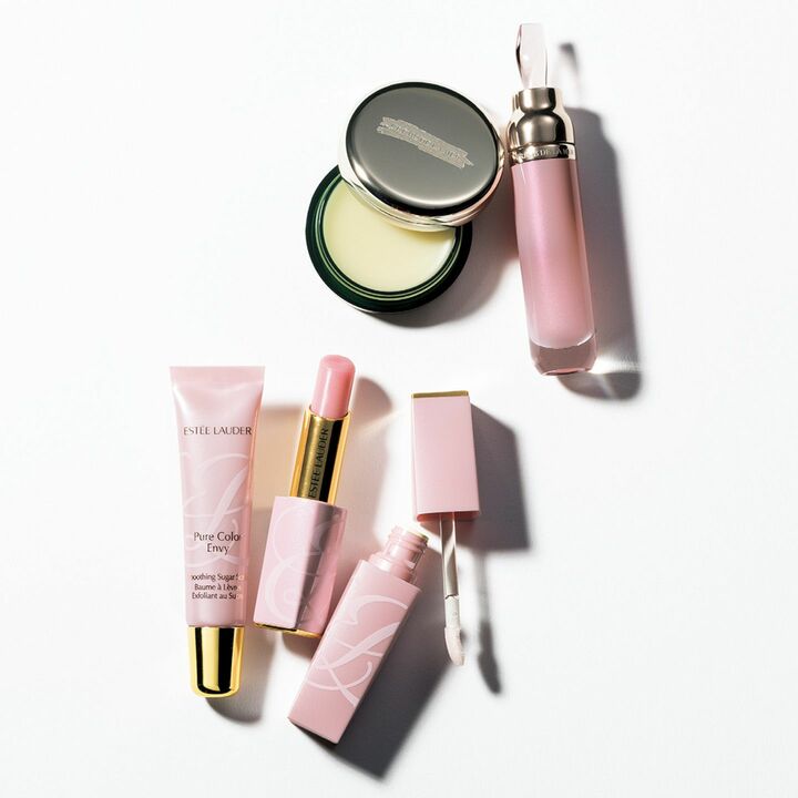 上段左から／ドゥ・ラ・メール ザ・リップバーム￥6,500・ドゥ・ラ・メール ザ・リップ ボリューマイザー￥7,500、下段左から／エスティ ローダー ピュア カラー エンヴィスムージング スクラブ￥3,600・エスティ ローダーピュア カラー エンヴィカラー リプレニッシュ リップ バーム￥3,600・エスティ ローダー ピュア カラー エンヴィリップ ボリューマイザー N￥3,600　［Precious2019年7月号129ページ］