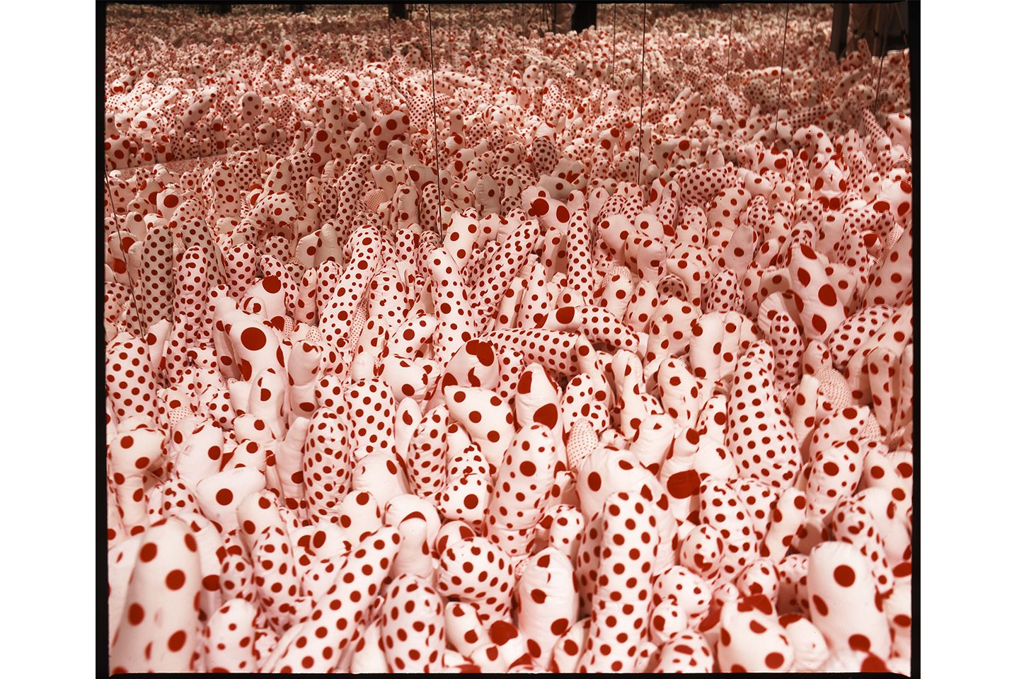 Yayoi Kusama. “Infinity Mirror Room -Phalli’s Field (or Floor Show)", 1965/2013. © Yayoi Kusama Courtesy Yayoi Kusama Studio, Ota Fine Arts, Tokyo / Singapore and Victoria Miro, London