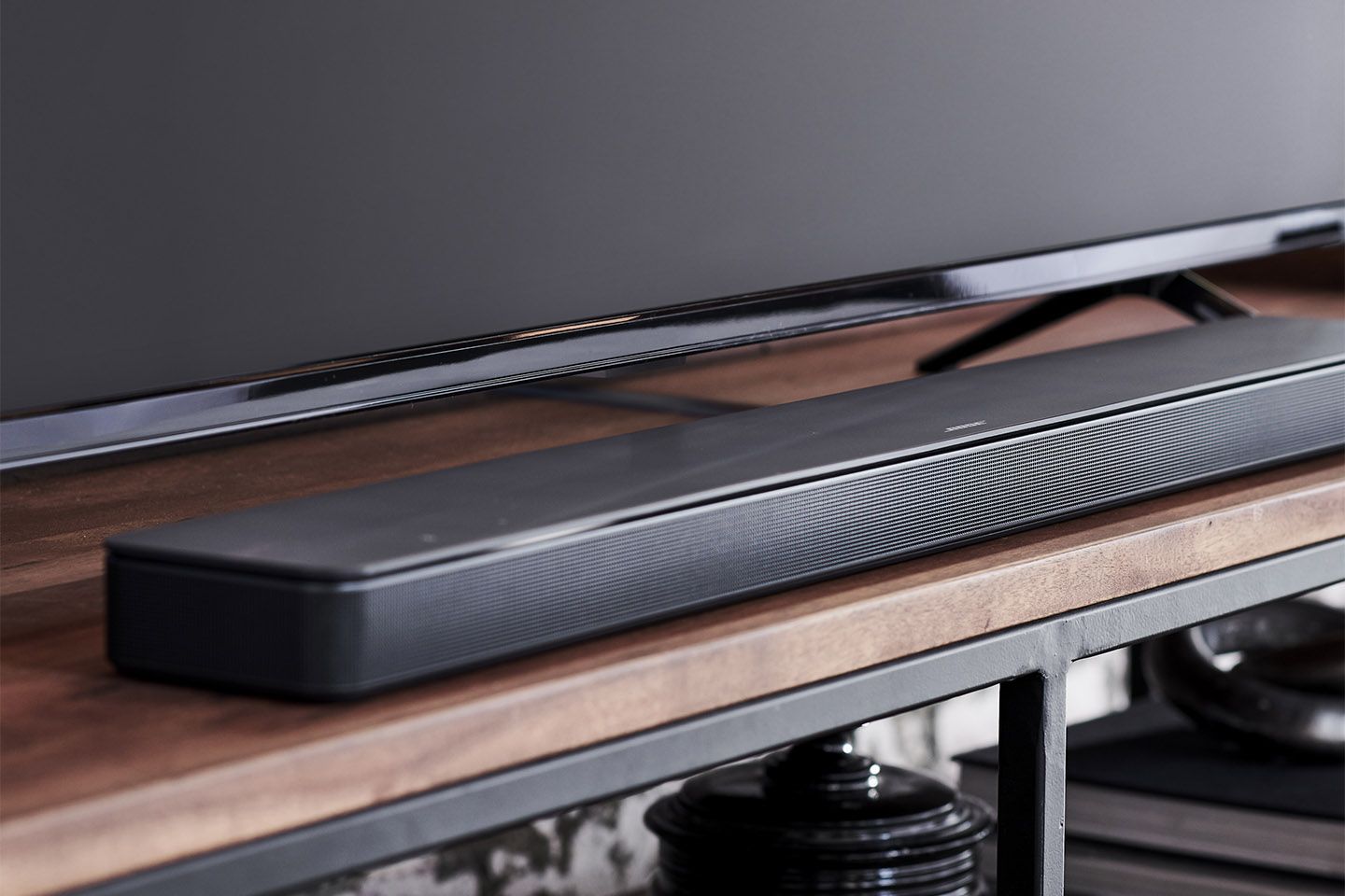 「Bose Soundbar 500」¥66.000【高さ4.4×幅80×奥行き10.2cm】