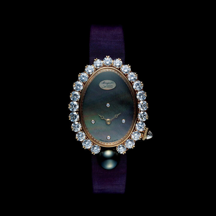 時計『ペルル・アンペリアル』￥12,200,000［ローズゴールド×タヒチパール×ダイヤモンド　ケースサイズ縦34.4×横28.7㎜　サテンストラップ　自動巻き］（ブレゲ ブティック銀座）