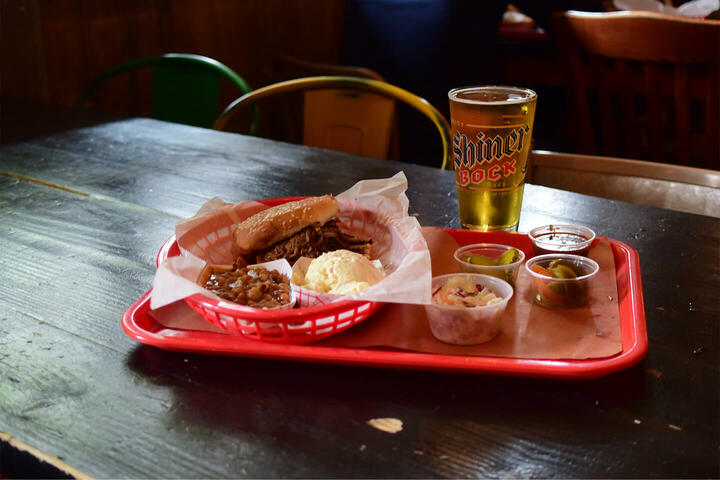 メイブルス・スモークハウス＆バンケットホール