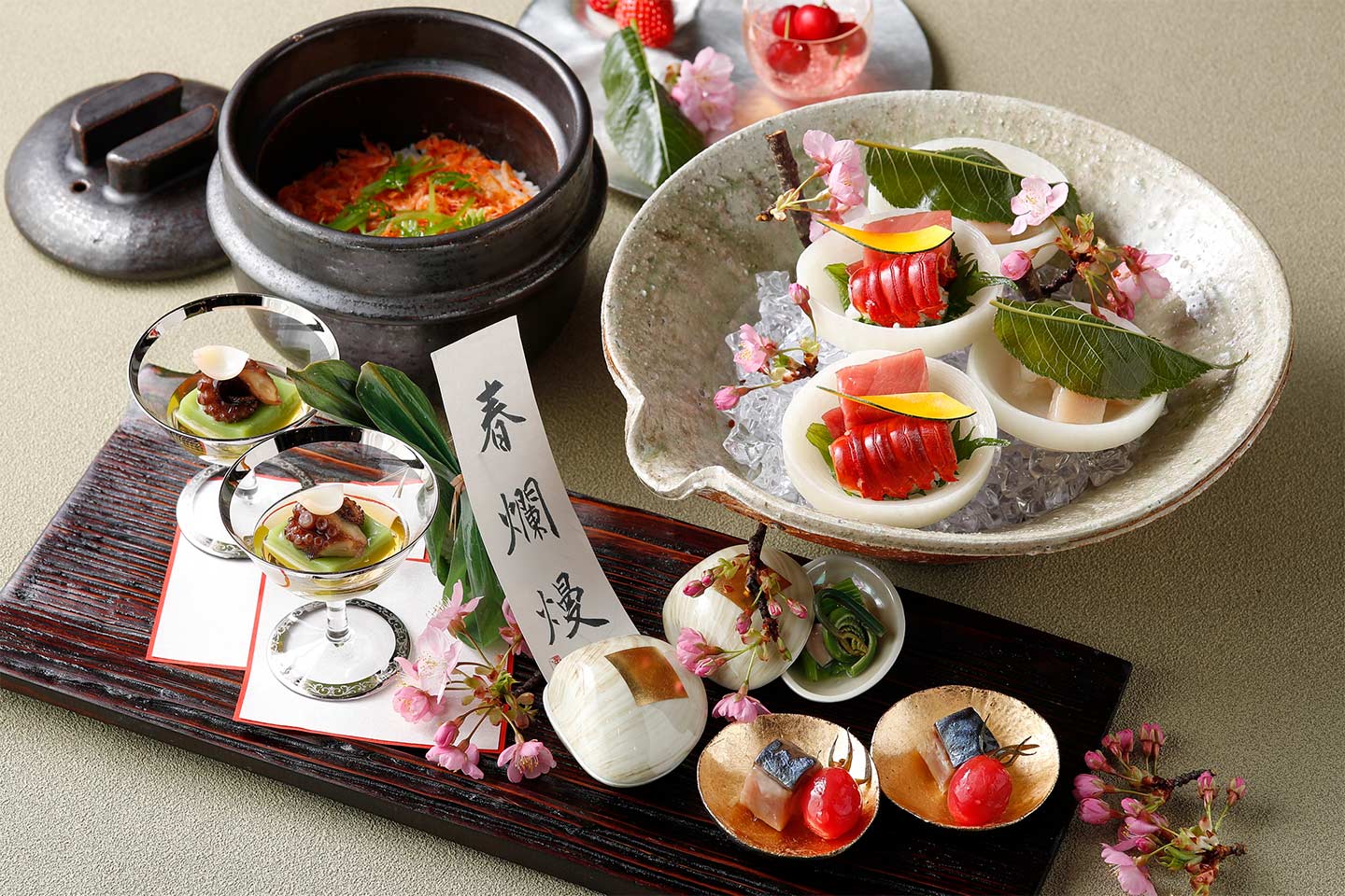 日本料理「濱」で提供される「春の桜会席」