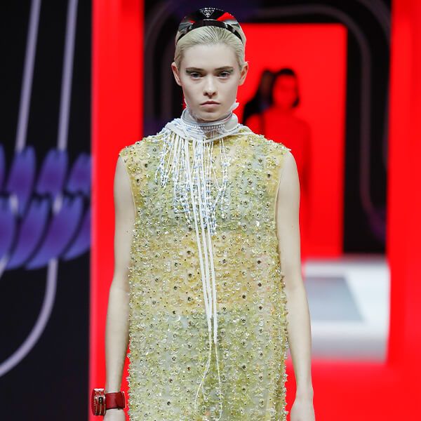 プラダの2020年秋冬コレクションのルック23