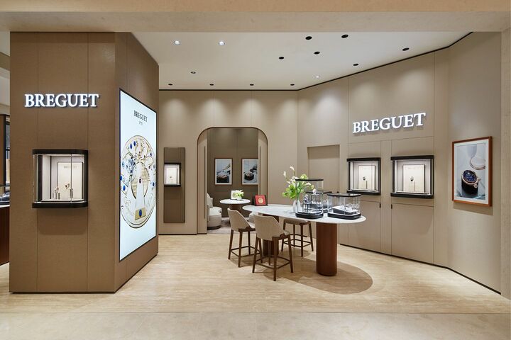 阪急うめだ本店６階「ブレゲ ブティック阪急うめだ本店」