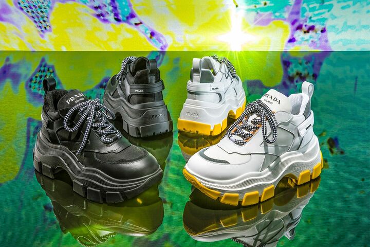 スニーカー【ヒール7.5cm】各¥109,000(税抜・予定価格) ※イエローは日本限定色