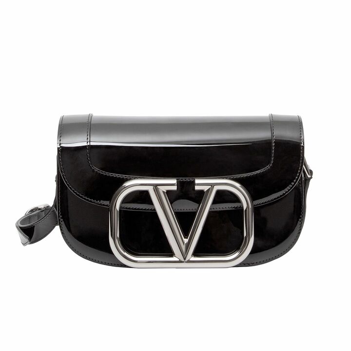 バッグ『スーパー VEE』［縦18×横27×マチ7cm］￥278,000（ヴァレンティノ ジャパン〈ヴァレンティノ ガラヴァーニ〉）