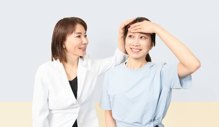 二人の女性　メソッドの指導をしている