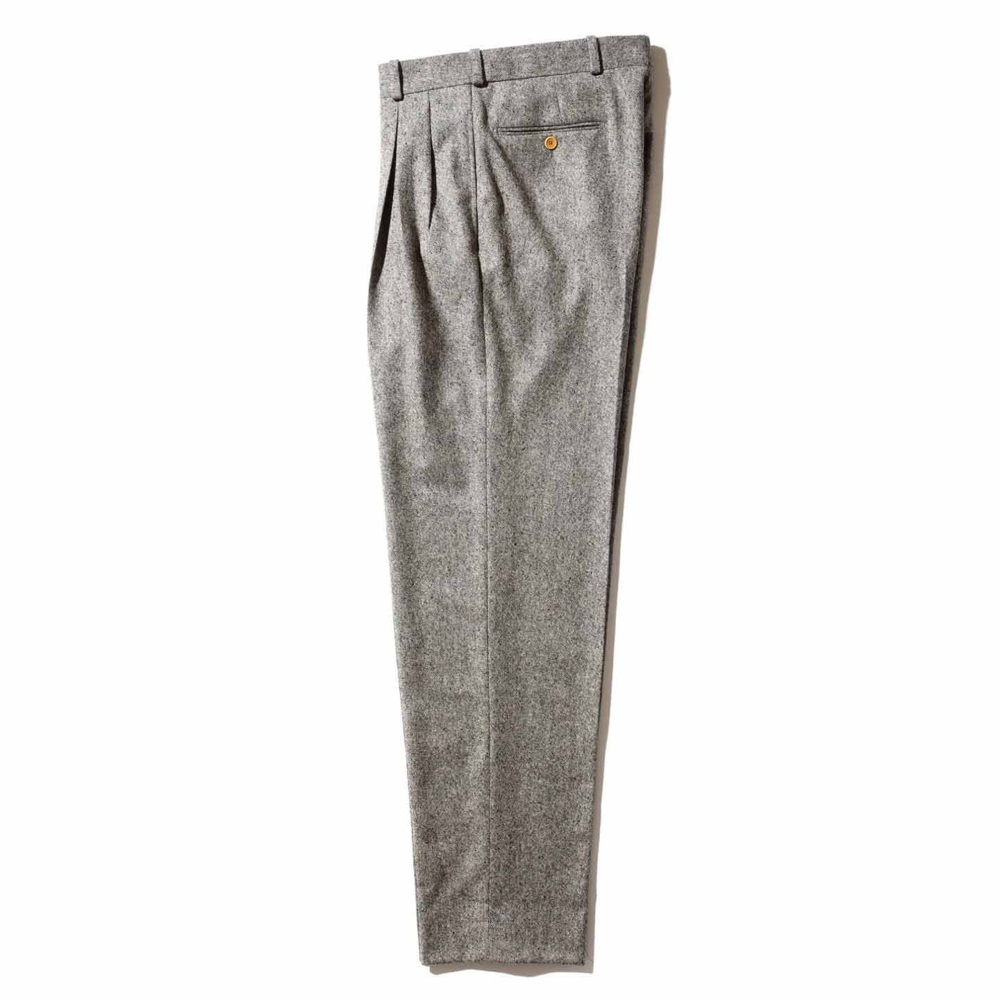 パンツ¥40,000(ユナイテッドアローズ 六本木ヒルズ店〈ベルナール ザンス〉)