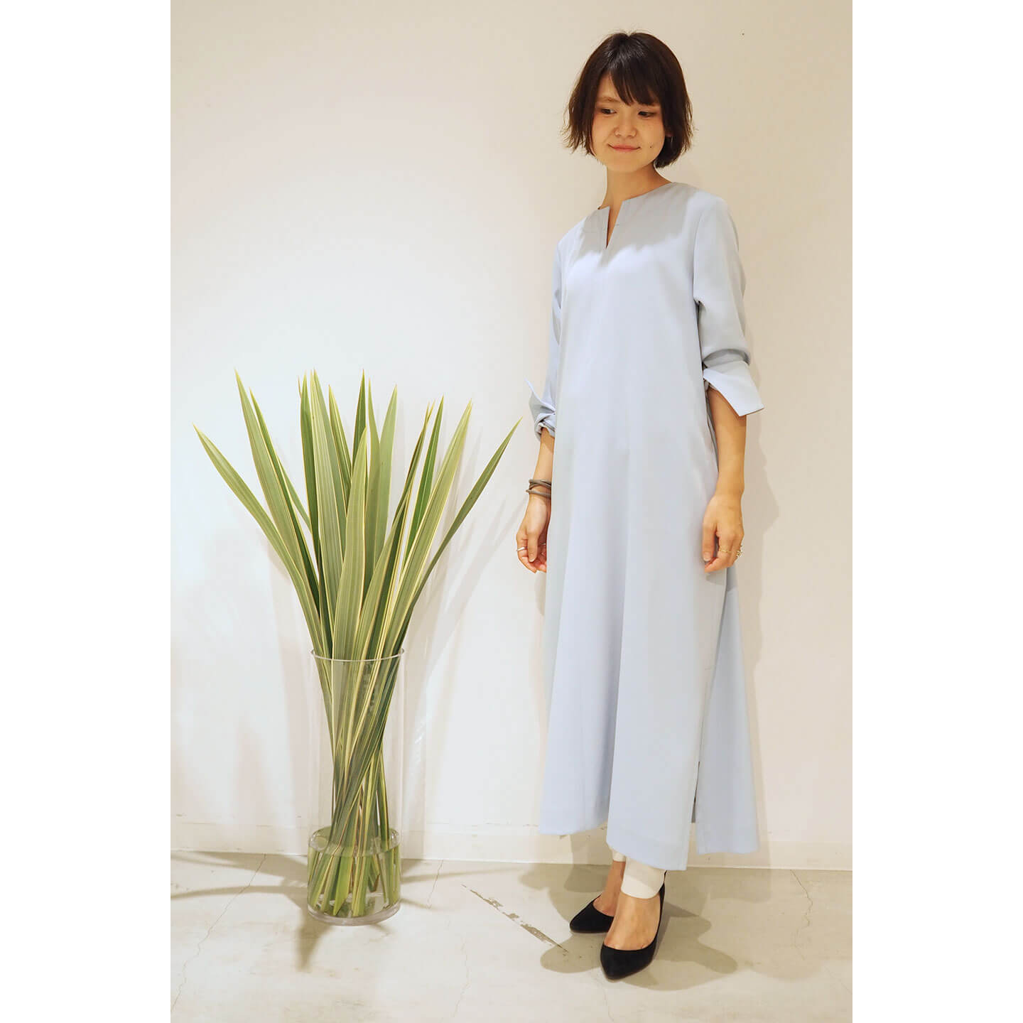 プレスの泉さんが着用! サイドのスリットが軽やかさを加えている、チュニックワンピース¥39,000(税抜)