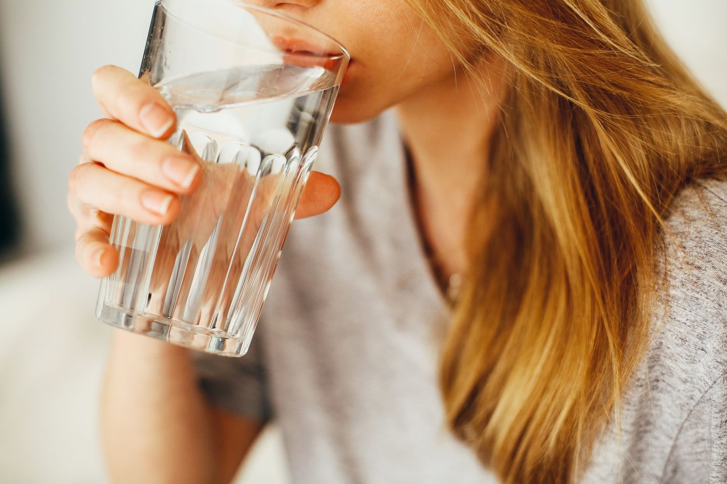 悪酔い防止に水分補給
