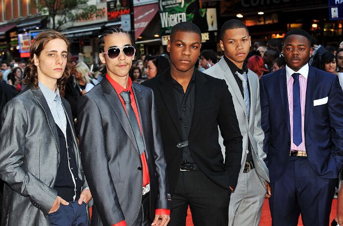2011年5月 イギリスプレミア。左から、アレックス・エスマーイール、サイモン・ハワード、ジョン・ボイエガ、フランツ・ドラメー、リーオン・ジョーンズ。
