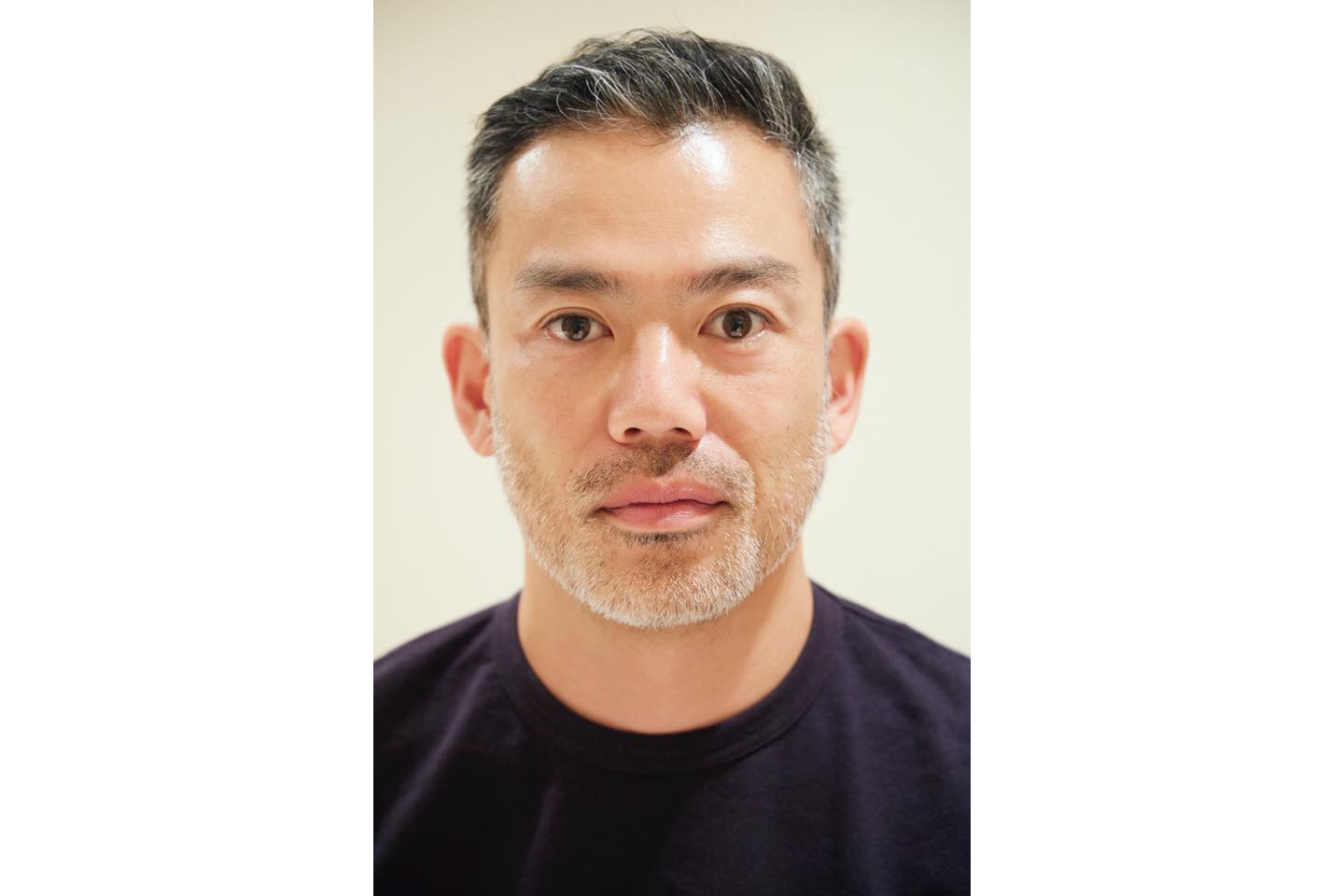 目力が強まり、フェースラインもすっきり。肌の色艶も随分よくなった。