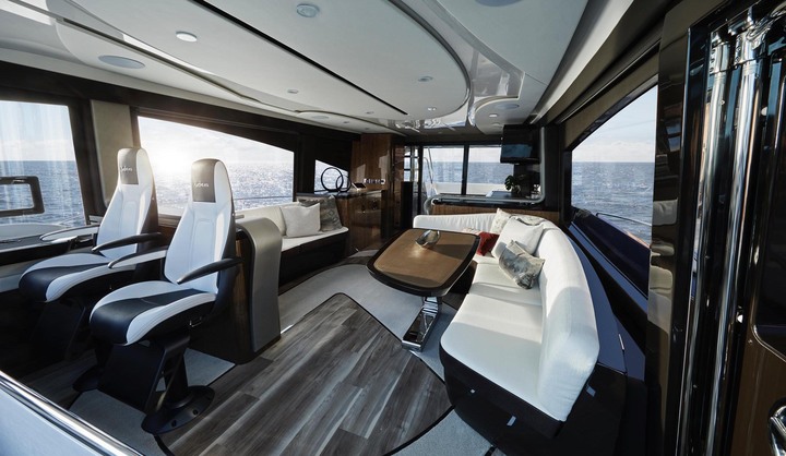 LEXUS「LY650」の内装3