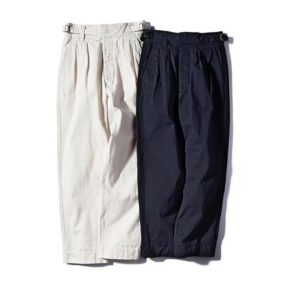 パンツ(左)¥31,000・(右)¥29,000(アングローバル〈MHL〉)