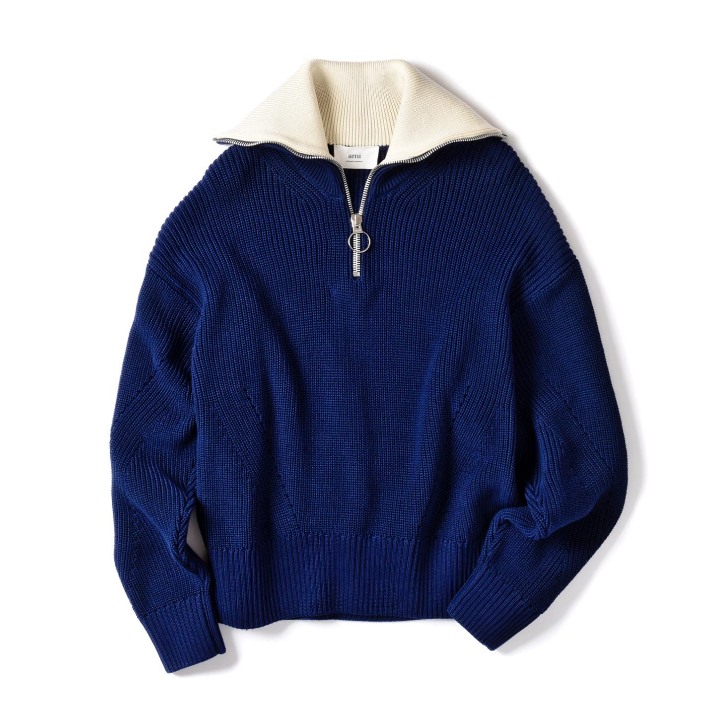 ニット¥64,900(アミ オモテサンドウ〈アミ アレクサンドル マテュッシ〉)