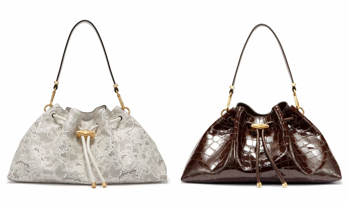 JIMMY CHOOのアイコンバッグ「シンチ」に新作登場｜レースと型押しの