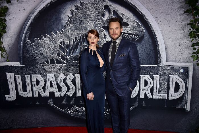 2015年6月9日、ハリウッドのドルビー・シアターで行われたプレミアに姿を見せたブライス・ダラス・ハワードとクリス・プラット。