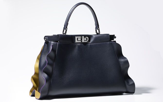 フェンディのバッグ「ピーカブー」[縦26×横33×マチ12㎝] ¥527,000（税抜）