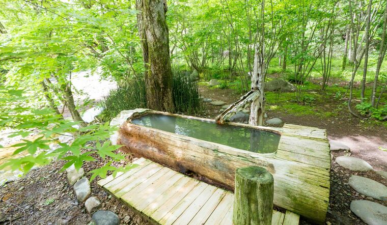「銀婚湯」の「トチニの湯」