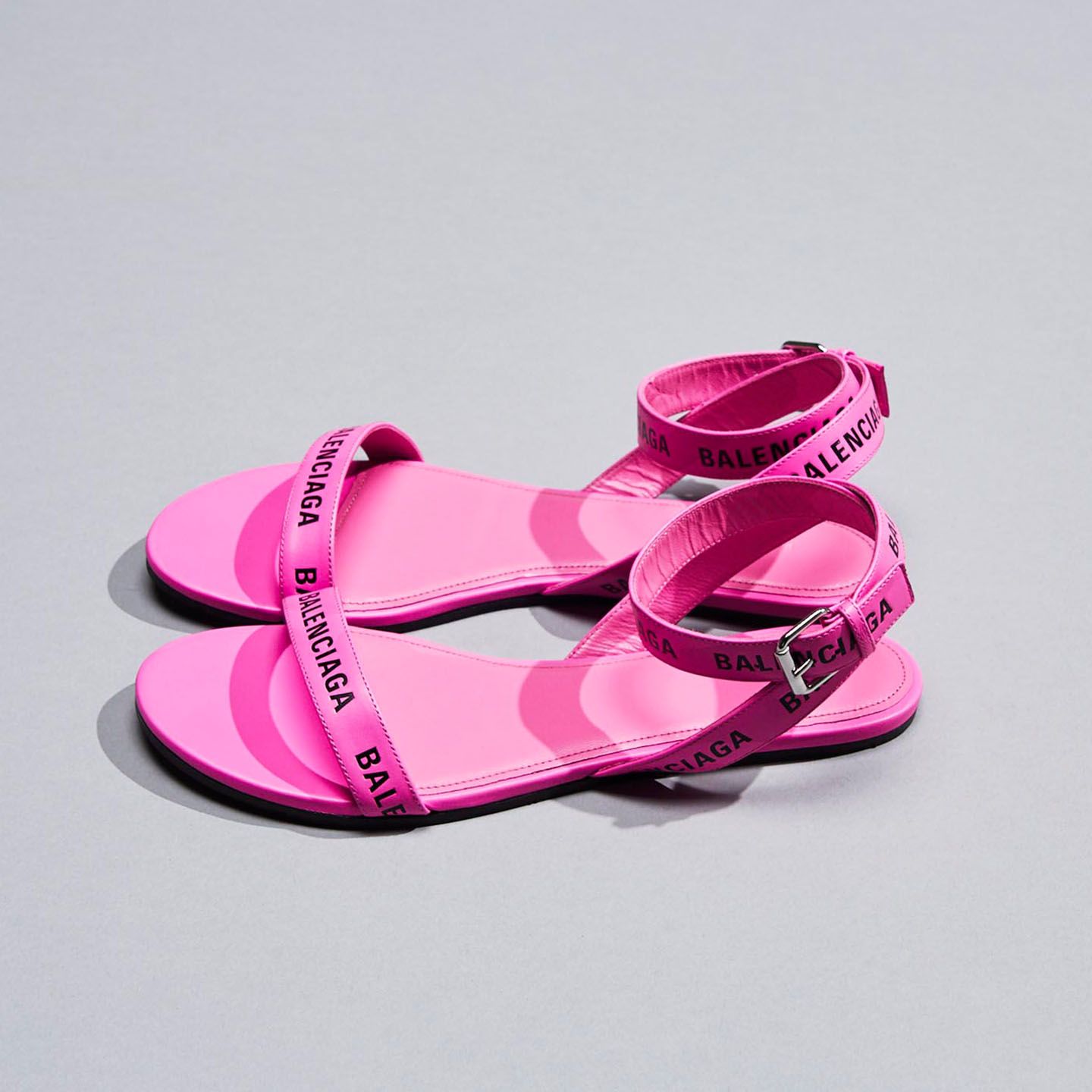 サンダル¥78,000(税抜)