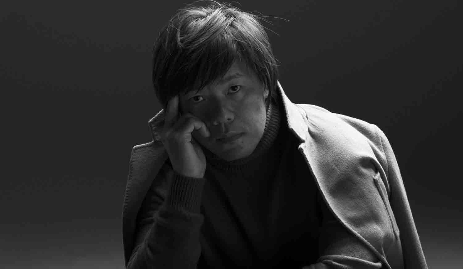 コート¥590,000・ニット¥211,000(ベルルッティ・インフォメーション・デスク)※税抜価格
p.p1 {margin: 0.0px 0.0px 0.0px 0.0px; text-align: justify; line-height: 14.9px; font: 7.0px Helvetica}