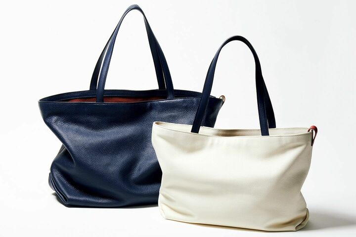 バッグ「インサイド･アウト」／19×28cmのポーチ付き［カーフ×カシミヤ］ 左から／￥366,000【縦34×横40×マチ18cm】・￥250,000【縦28×横35×マチ12cm】（ロロ・ピアーナ銀座並木通り本店）