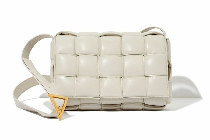 バッグ「パデッド カセット」¥270,000【縦18×横26×マチ8㎝、プラスター】