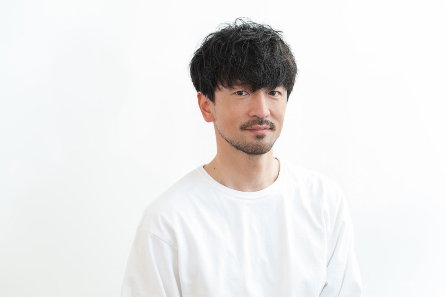 BEAUTRIUM 青山 Store Manager・山本修史さん。趣味はサーフィンという山本さん。「サーフィン歴は16年になります。休日の朝から毎週のように海に行っています。リフレッシュできる大切な時間です」Instagramアカウント@shu_z.yamamoto