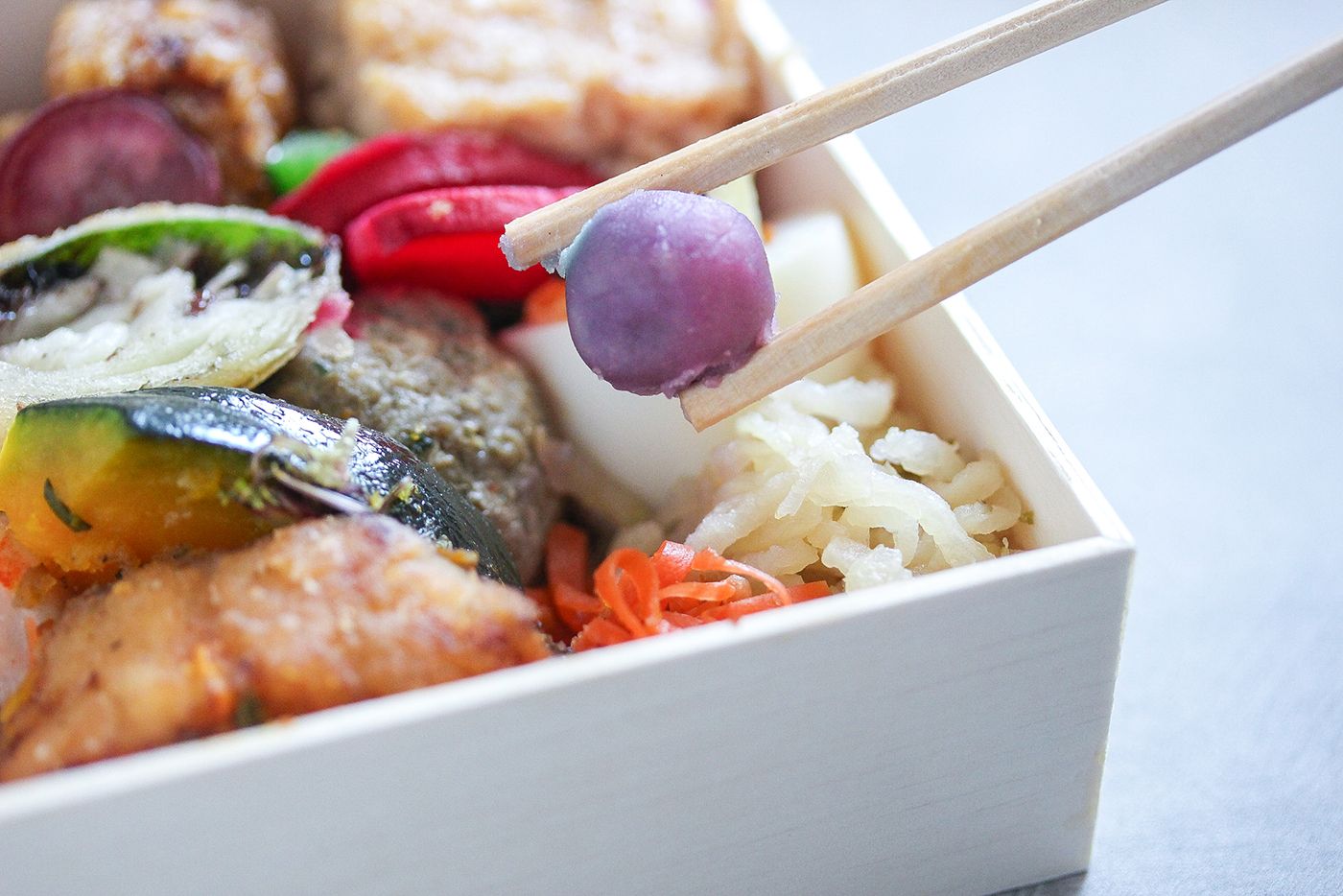 chiobenの目印でもある「紫芋ボール」。赤や紫の取り入れ方がおしゃれ!