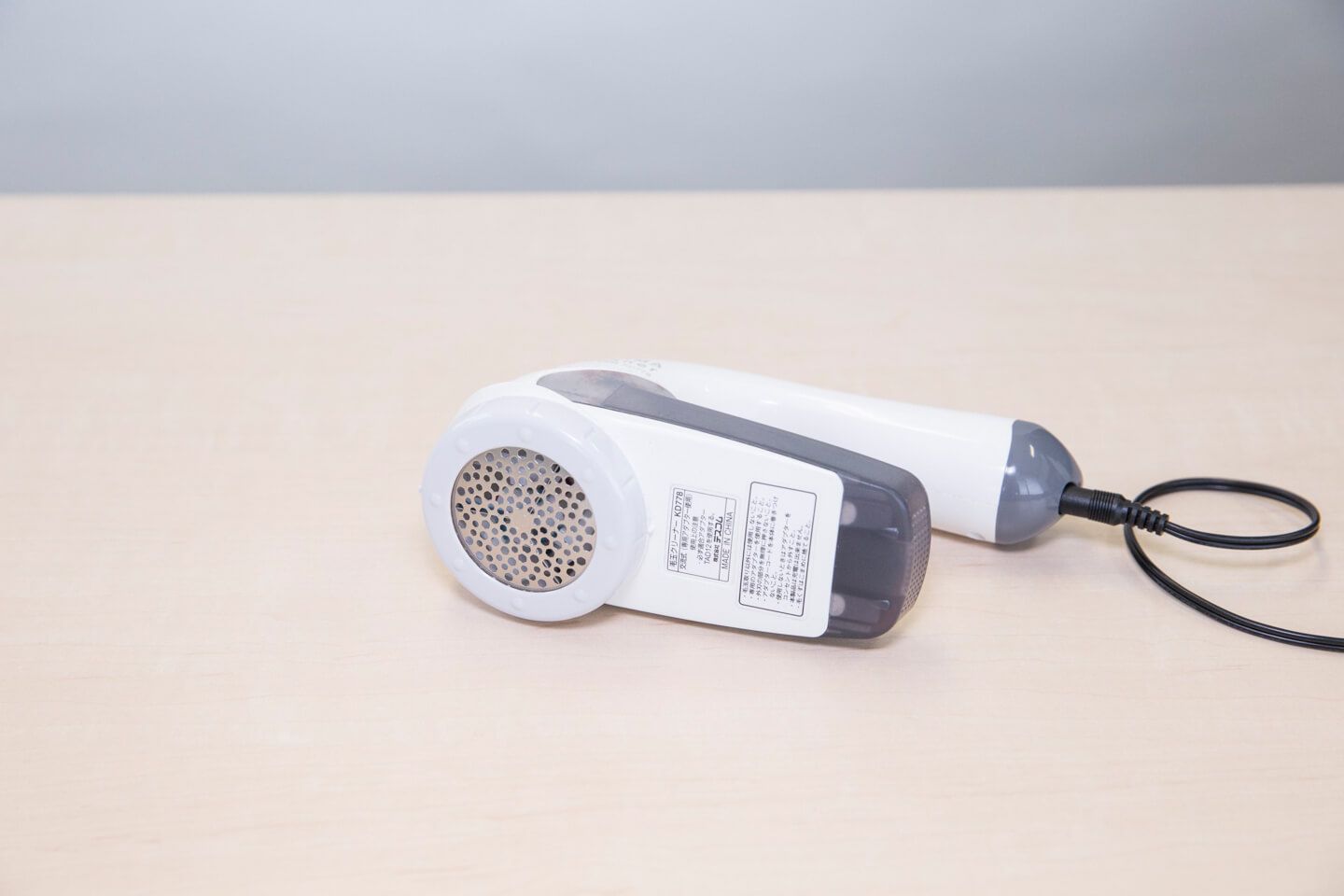 電池式が多いですが、USBで充電できるタイプなども販売されています