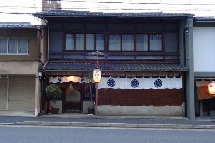江村商店の外観