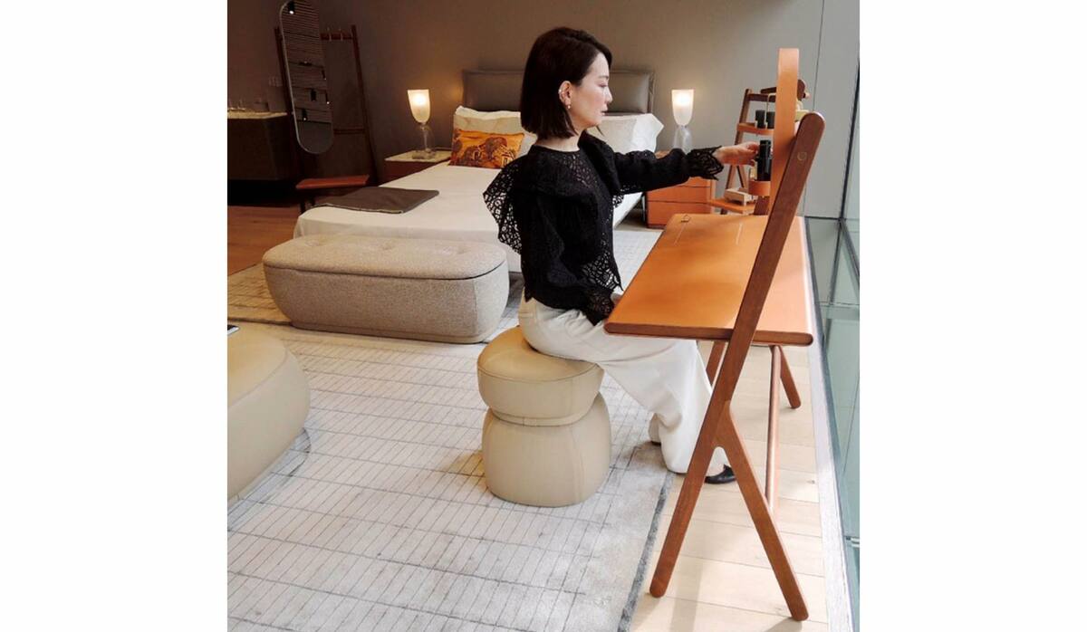化粧台でも玄関でも優雅に座れる！ポルトローナ・フラウのスツール