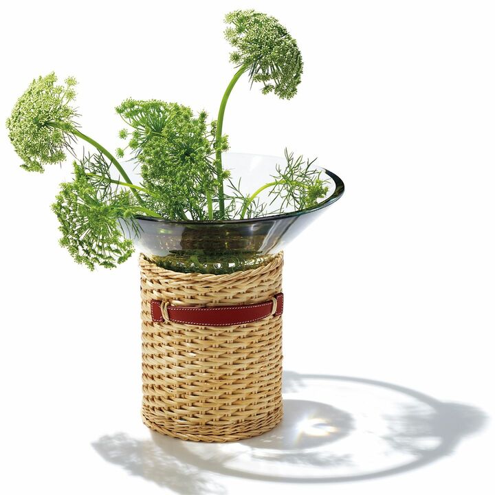 花瓶『デルタ』［直径28cm］￥398,000（エルメスジャポン）　[Precious2019年4月号188ページ]